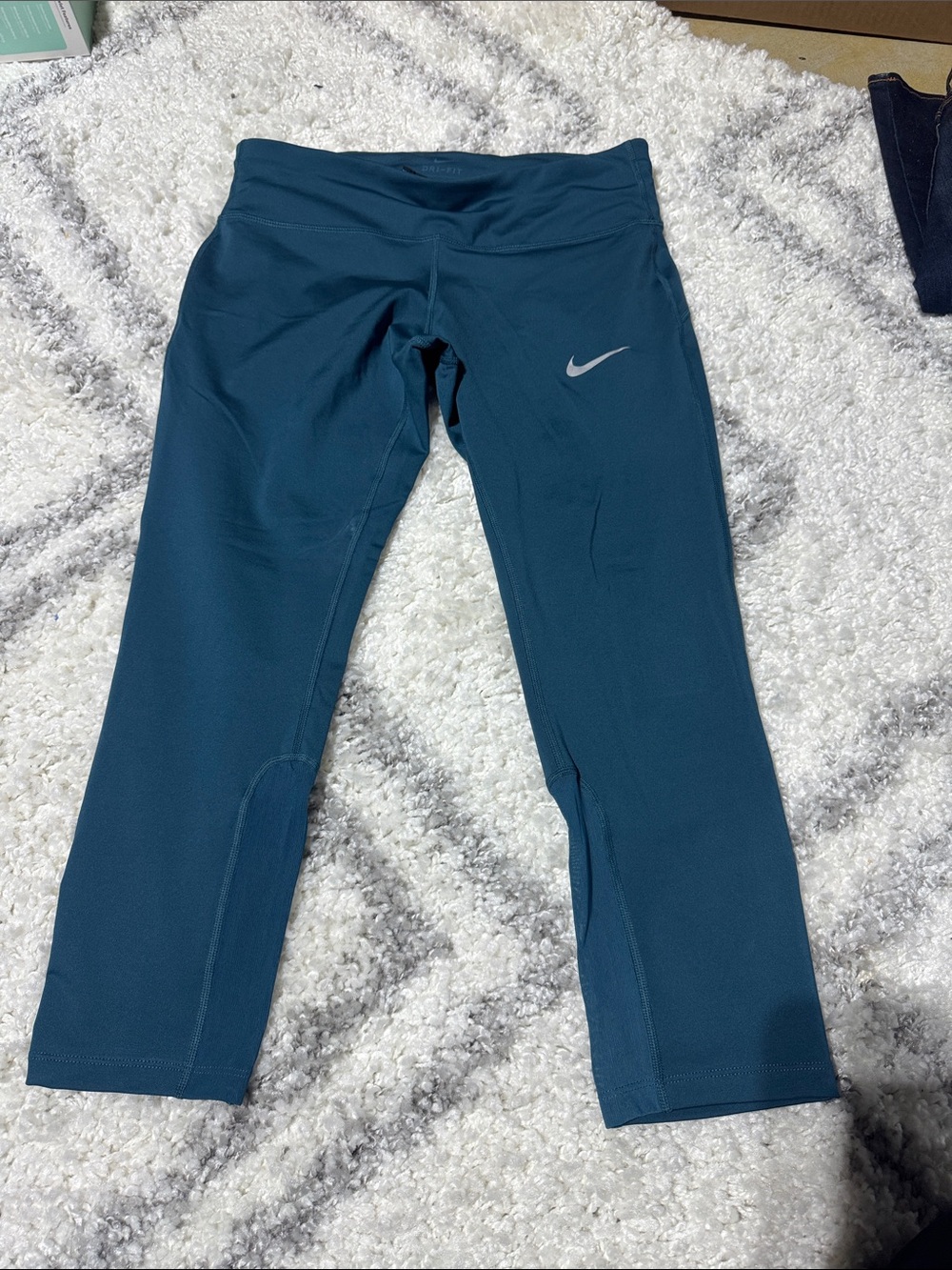 Nike Teal Cropped Performance Leggings running size medium